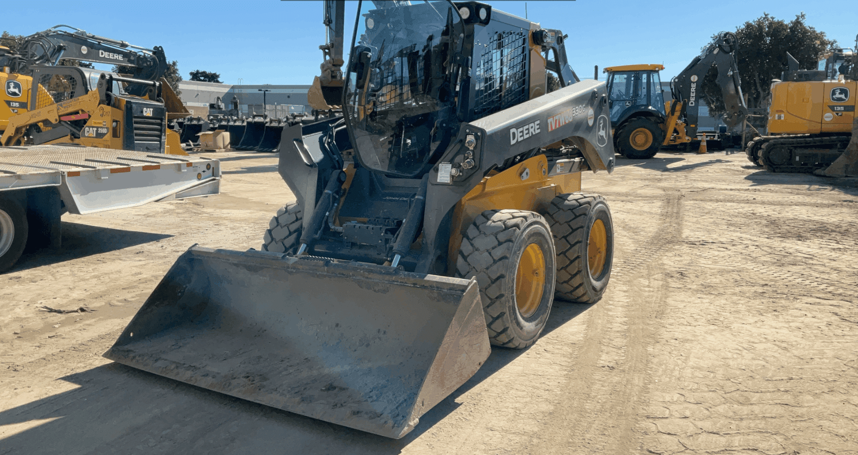2024 John Deere 330G